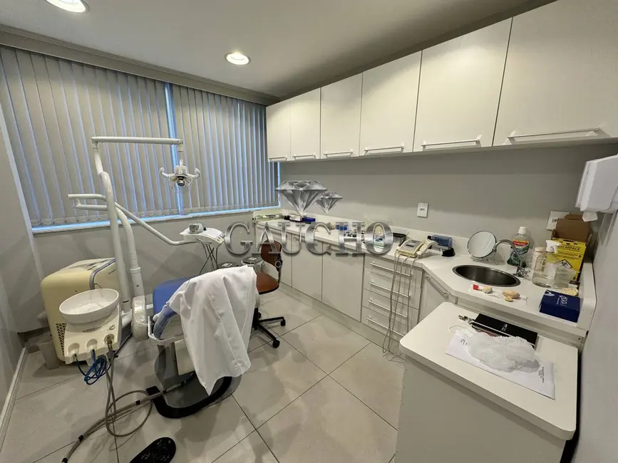 Sala Comercial à venda, 27m2 em Recreio dos Bandeirantes, Rio De Janeiro - RJ - imagem 1 Foto 1 de Sala Comercial à venda, 27m2 em Recreio dos Bandeirantes, Rio De Janeiro - RJ
