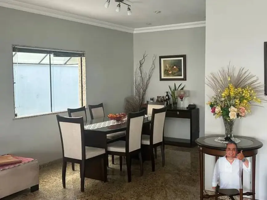 Casa com 5 quartos à venda, 525m2 em Barra da Tijuca, Rio De Janeiro - RJ - imagem 4 Foto 4 de Casa com 5 quartos à venda, 525m2 em Barra da Tijuca, Rio De Janeiro - RJ