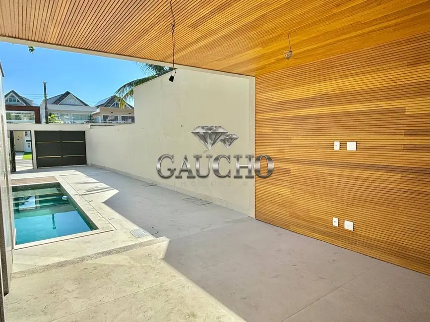 Casa com 4 quartos à venda, 290m2 em Barra da Tijuca, Rio De Janeiro - RJ - imagem 5 Foto 5 de Casa com 4 quartos à venda, 290m2 em Barra da Tijuca, Rio De Janeiro - RJ