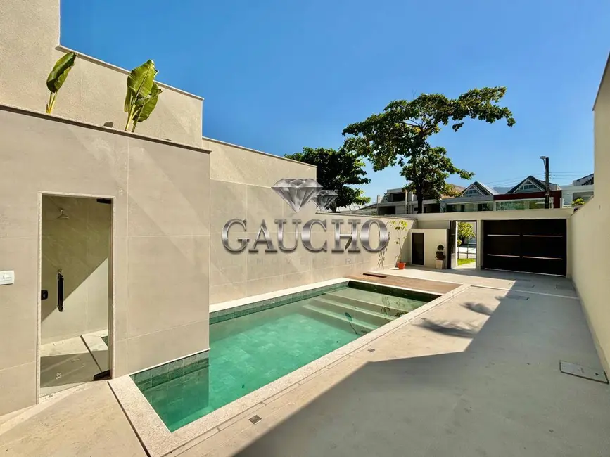Casa com 4 quartos à venda, 290m2 em Barra da Tijuca, Rio De Janeiro - RJ - imagem 4 Foto 4 de Casa com 4 quartos à venda, 290m2 em Barra da Tijuca, Rio De Janeiro - RJ