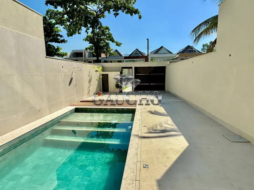 Casa com 4 quartos à venda, 290m2 em Barra da Tijuca, Rio De Janeiro - RJ - imagem 3 Foto 3 de Casa com 4 quartos à venda, 290m2 em Barra da Tijuca, Rio De Janeiro - RJ