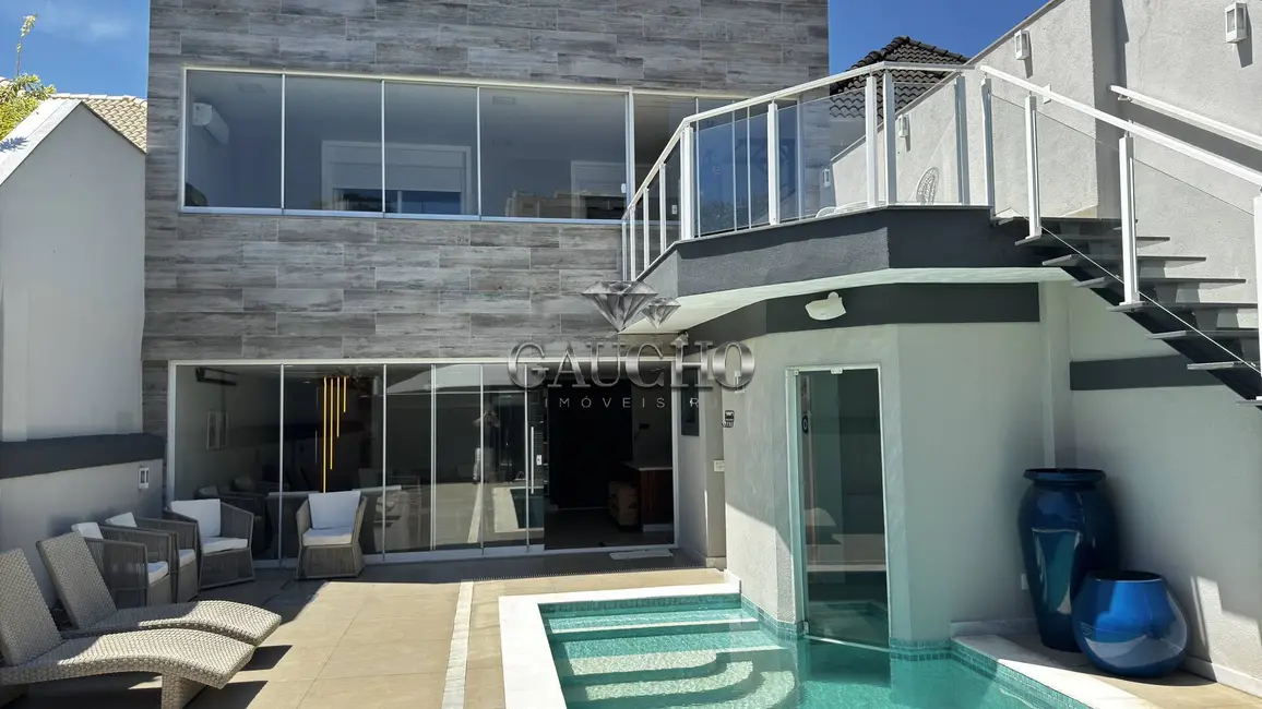 Casa com 6 quartos à venda, 296m2 em Barra da Tijuca, Rio De Janeiro - RJ - imagem 3 Foto 3 de Casa com 6 quartos à venda, 296m2 em Barra da Tijuca, Rio De Janeiro - RJ
