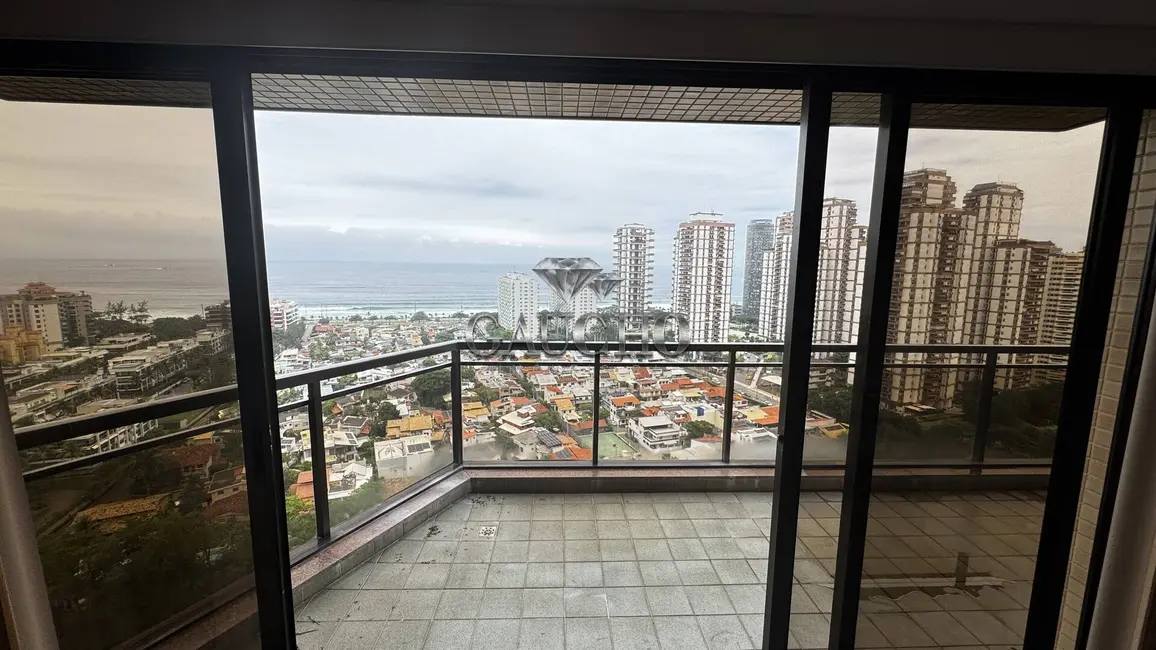 Apartamento com 4 quartos à venda, 223m2 em Barra da Tijuca, Rio De Janeiro - RJ - imagem 3 Foto 3 de Apartamento com 4 quartos à venda, 223m2 em Barra da Tijuca, Rio De Janeiro - RJ