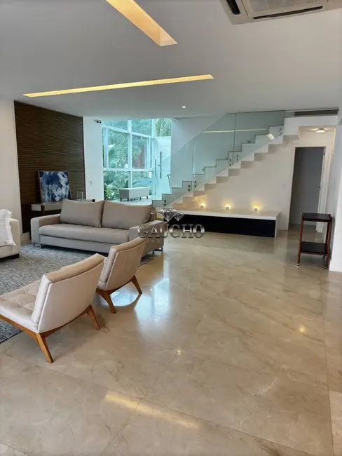 Casa com 5 quartos à venda, 550m2 em Barra da Tijuca, Rio De Janeiro - RJ - imagem 5 Foto 5 de Casa com 5 quartos à venda, 550m2 em Barra da Tijuca, Rio De Janeiro - RJ