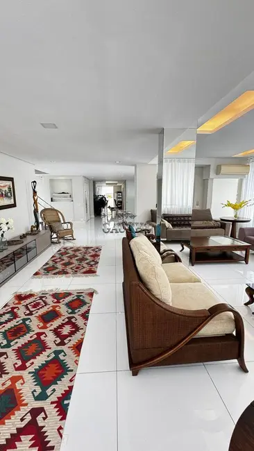 Cobertura com 5 quartos à venda, 435m2 em Barra da Tijuca, Rio De Janeiro - RJ - imagem 1 Foto 1 de Cobertura com 5 quartos à venda, 435m2 em Barra da Tijuca, Rio De Janeiro - RJ