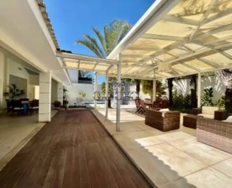 Casa com 5 quartos à venda, 690m2 em Barra da Tijuca, Rio De Janeiro - RJ - imagem 3 Foto 3 de Casa com 5 quartos à venda, 690m2 em Barra da Tijuca, Rio De Janeiro - RJ