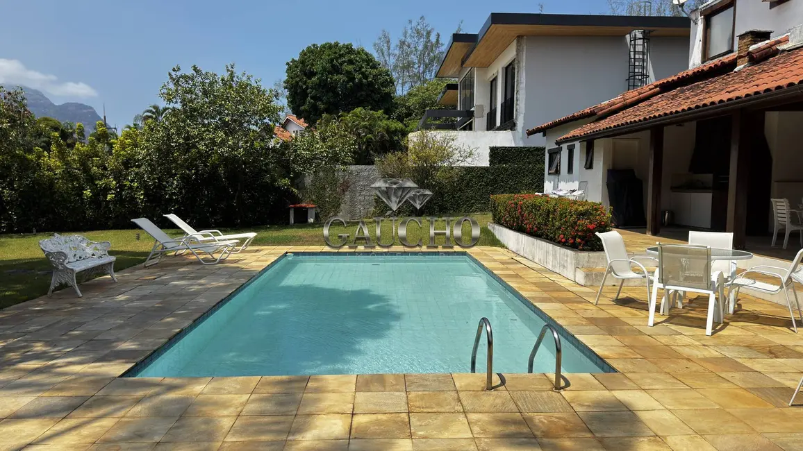 Casa com 4 quartos à venda, 375m2 em Barra da Tijuca, Rio De Janeiro - RJ - imagem 5 Foto 5 de Casa com 4 quartos à venda, 375m2 em Barra da Tijuca, Rio De Janeiro - RJ