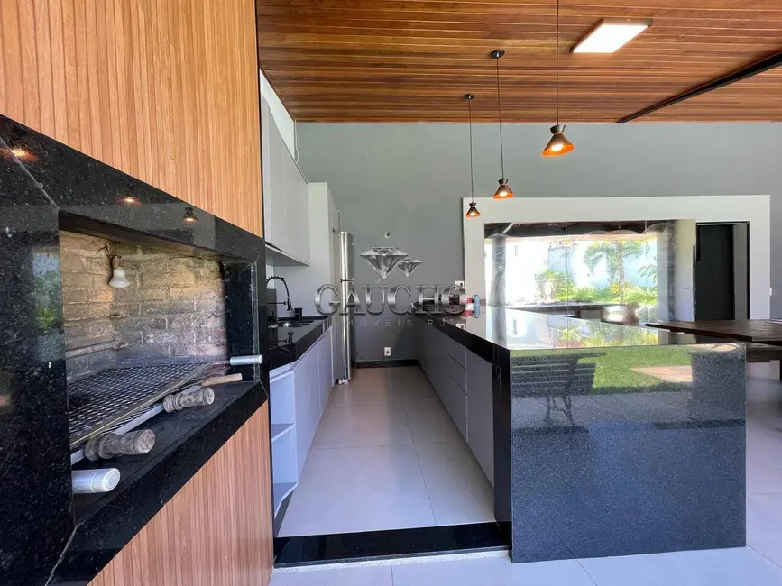Casa com 5 quartos à venda, 500m2 em Barra da Tijuca, Rio De Janeiro - RJ - imagem 8 Foto 8 de Casa com 5 quartos à venda, 500m2 em Barra da Tijuca, Rio De Janeiro - RJ