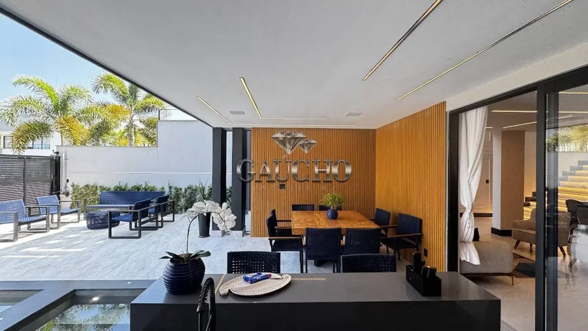 Casa com 5 quartos à venda, 500m2 em Recreio dos Bandeirantes, Rio De Janeiro - RJ - imagem 8 Foto 8 de Casa com 5 quartos à venda, 500m2 em Recreio dos Bandeirantes, Rio De Janeiro - RJ