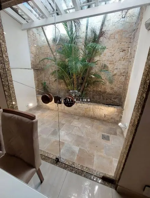 Casa com 4 quartos à venda, 192m2 em Pechincha, Rio De Janeiro - RJ - imagem 9 Foto 9 de Casa com 4 quartos à venda, 192m2 em Pechincha, Rio De Janeiro - RJ