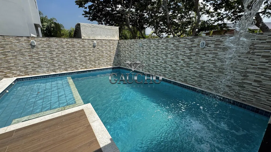 Casa com 3 quartos à venda, 339m2 em Recreio dos Bandeirantes, Rio De Janeiro - RJ - imagem 2 Foto 2 de Casa com 3 quartos à venda, 339m2 em Recreio dos Bandeirantes, Rio De Janeiro - RJ