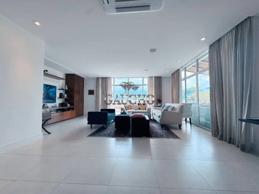 Cobertura com 4 quartos à venda, 558m2 em Barra da Tijuca, Rio De Janeiro - RJ - imagem 9 Foto 9 de Cobertura com 4 quartos à venda, 558m2 em Barra da Tijuca, Rio De Janeiro - RJ