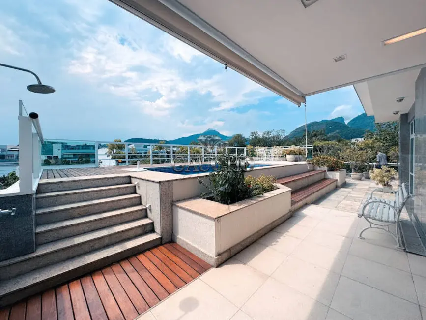 Cobertura com 4 quartos à venda, 558m2 em Barra da Tijuca, Rio De Janeiro - RJ - imagem 3 Foto 3 de Cobertura com 4 quartos à venda, 558m2 em Barra da Tijuca, Rio De Janeiro - RJ