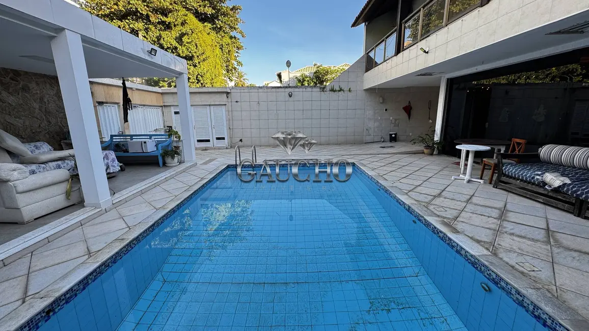 Casa com 6 quartos à venda, 750m2 em Barra da Tijuca, Rio De Janeiro - RJ - imagem 2 Foto 2 de Casa com 6 quartos à venda, 750m2 em Barra da Tijuca, Rio De Janeiro - RJ
