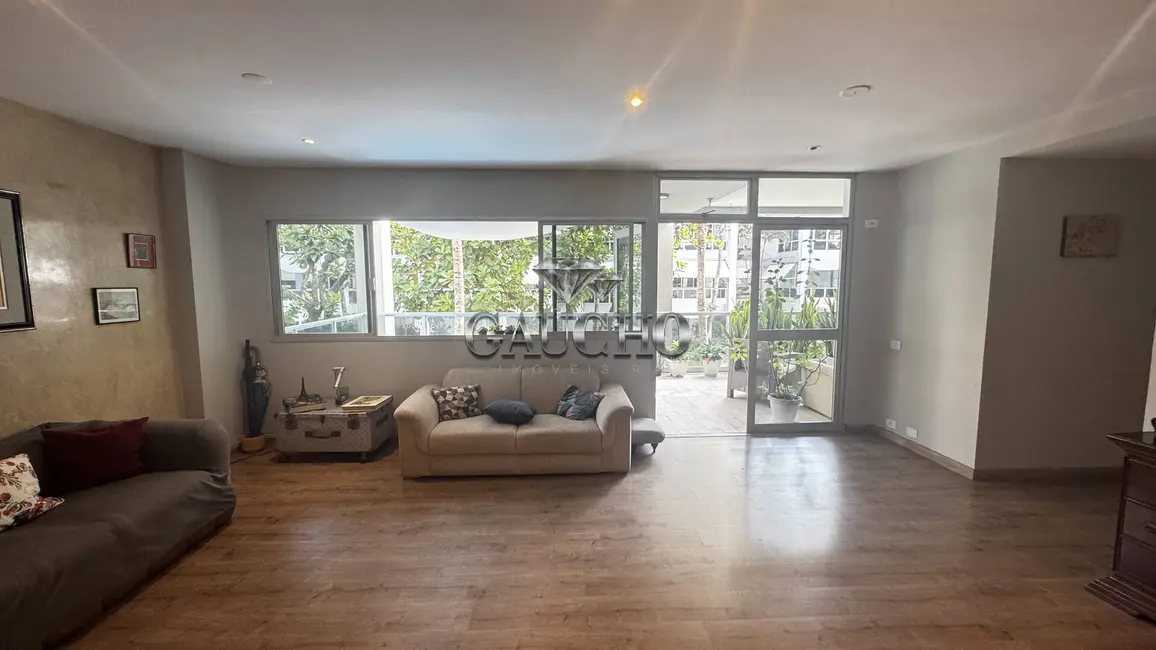 Apartamento com 4 quartos à venda, 215m2 em Barra da Tijuca, Rio De Janeiro - RJ - imagem 5 Foto 5 de Apartamento com 4 quartos à venda, 215m2 em Barra da Tijuca, Rio De Janeiro - RJ