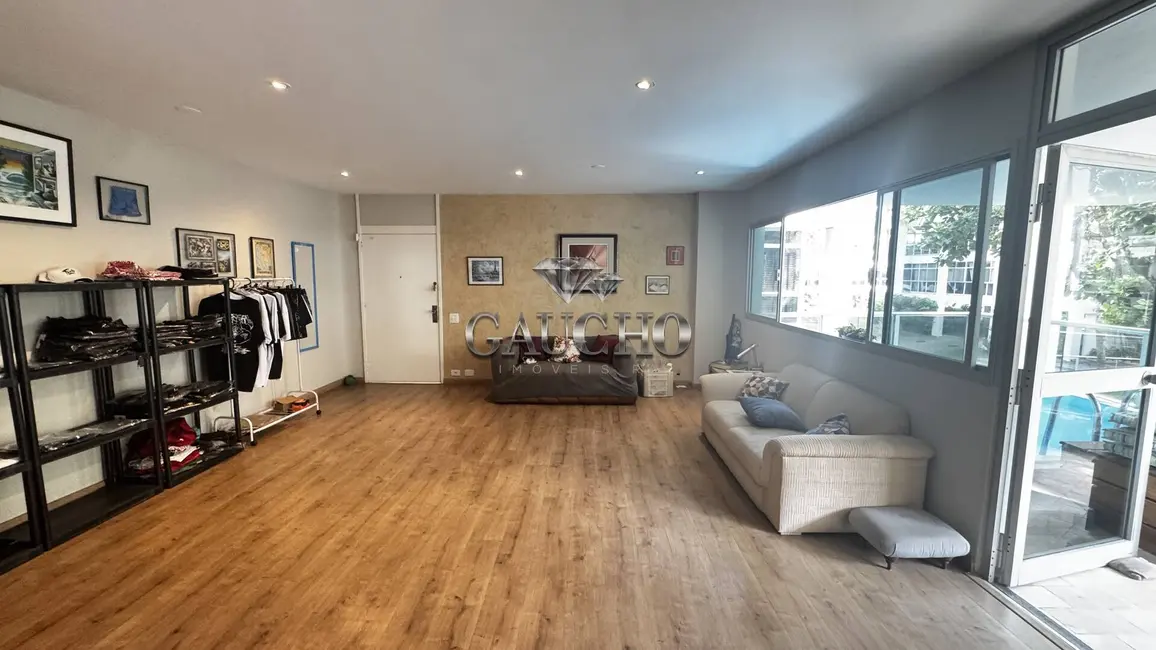 Apartamento com 4 quartos à venda, 215m2 em Barra da Tijuca, Rio De Janeiro - RJ - imagem 3 Foto 3 de Apartamento com 4 quartos à venda, 215m2 em Barra da Tijuca, Rio De Janeiro - RJ