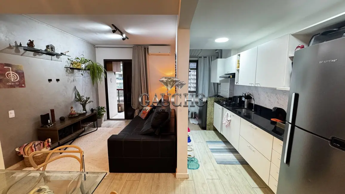 Foto 1 de Apartamento com 2 quartos à venda, 65m2 em Barra da Tijuca, Rio De Janeiro - RJ