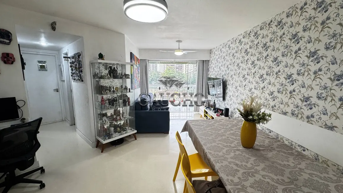 Foto 2 de Apartamento com 2 quartos à venda, 75m2 em Barra da Tijuca, Rio De Janeiro - RJ