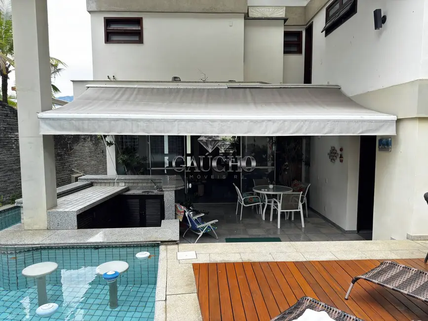 Casa com 5 quartos à venda, 431m2 em Barra da Tijuca, Rio De Janeiro - RJ - imagem 1 Foto 1 de Casa com 5 quartos à venda, 431m2 em Barra da Tijuca, Rio De Janeiro - RJ