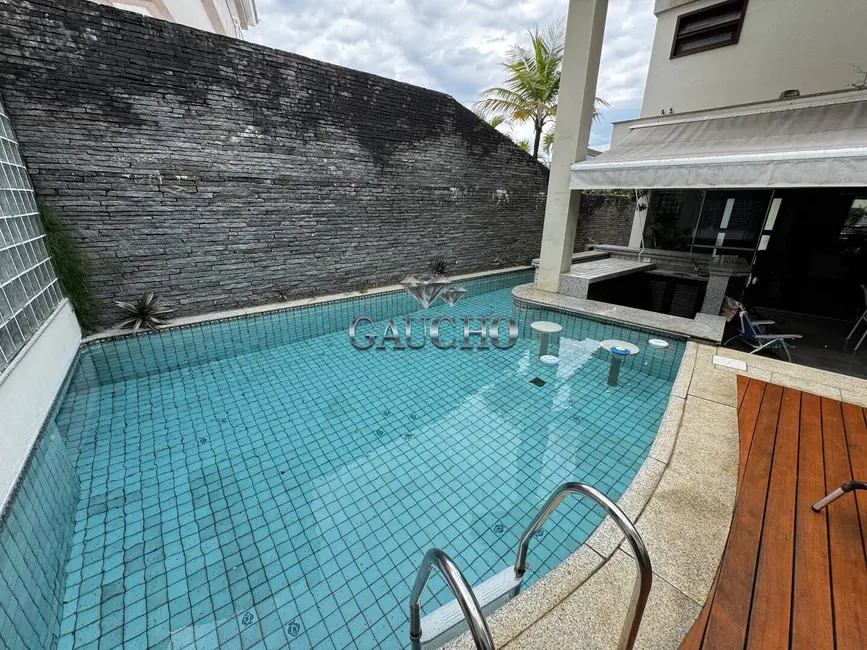 Casa com 5 quartos à venda, 431m2 em Barra da Tijuca, Rio De Janeiro - RJ - imagem 3 Foto 3 de Casa com 5 quartos à venda, 431m2 em Barra da Tijuca, Rio De Janeiro - RJ