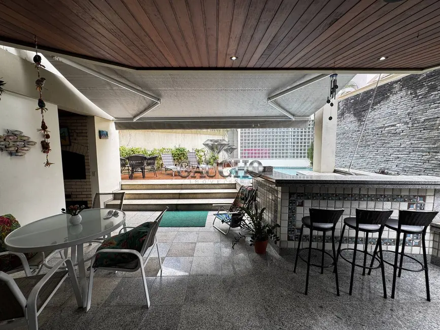 Casa com 5 quartos à venda, 431m2 em Barra da Tijuca, Rio De Janeiro - RJ - imagem 8 Foto 8 de Casa com 5 quartos à venda, 431m2 em Barra da Tijuca, Rio De Janeiro - RJ