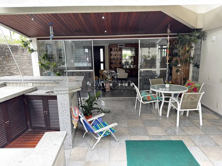 Casa com 5 quartos à venda, 431m2 em Barra da Tijuca, Rio De Janeiro - RJ - imagem 5 Foto 5 de Casa com 5 quartos à venda, 431m2 em Barra da Tijuca, Rio De Janeiro - RJ