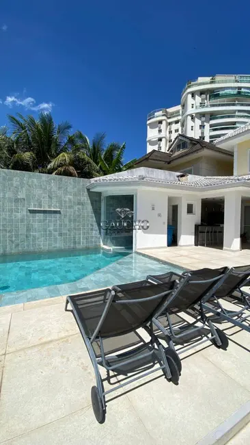 Casa com 4 quartos para alugar, 300m2 em Barra da Tijuca, Rio De Janeiro - RJ - imagem 2 Foto 2 de Casa com 4 quartos para alugar, 300m2 em Barra da Tijuca, Rio De Janeiro - RJ