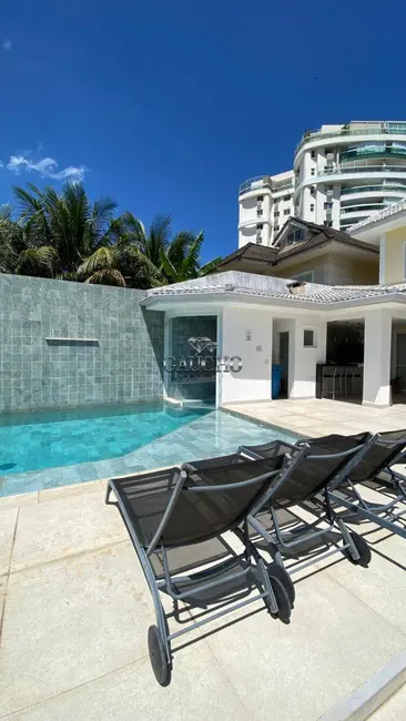 Casa com 4 quartos para alugar, 300m2 em Barra da Tijuca, Rio De Janeiro - RJ - imagem 1 Foto 1 de Casa com 4 quartos para alugar, 300m2 em Barra da Tijuca, Rio De Janeiro - RJ