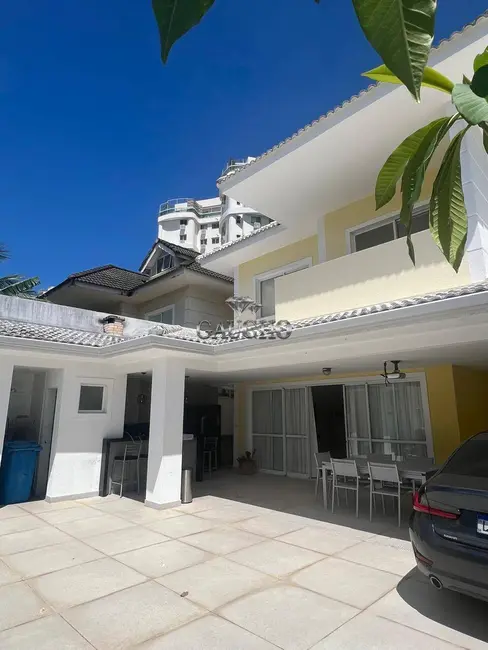 Casa com 4 quartos para alugar, 300m2 em Barra da Tijuca, Rio De Janeiro - RJ - imagem 4 Foto 4 de Casa com 4 quartos para alugar, 300m2 em Barra da Tijuca, Rio De Janeiro - RJ