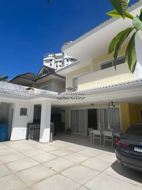 Casa com 4 quartos para alugar, 300m2 em Barra da Tijuca, Rio De Janeiro - RJ - imagem 7 Foto 7 de Casa com 4 quartos para alugar, 300m2 em Barra da Tijuca, Rio De Janeiro - RJ