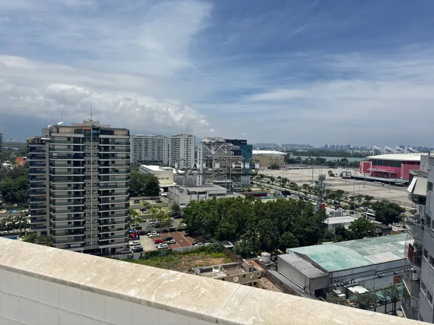 Foto 2 de Cobertura com 3 quartos à venda, 200m2 em Rio De Janeiro - RJ
