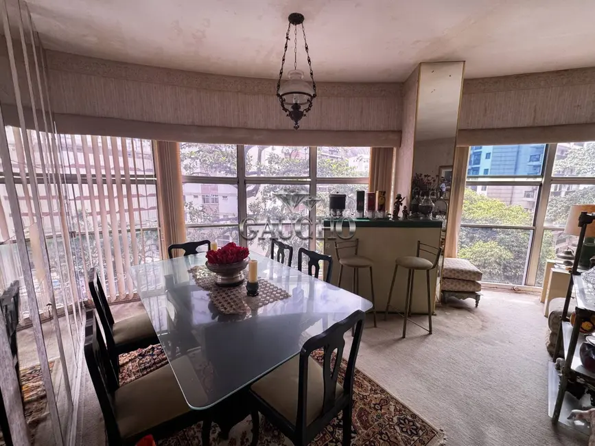 Apartamento com 2 quartos à venda, 92m2 em Copacabana, Rio De Janeiro - RJ - imagem 2 Foto 2 de Apartamento com 2 quartos à venda, 92m2 em Copacabana, Rio De Janeiro - RJ