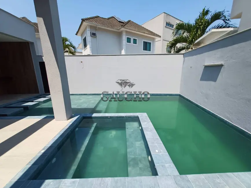 Casa com 4 quartos à venda, 450m2 em Recreio dos Bandeirantes, Rio De Janeiro - RJ - imagem 4 Foto 4 de Casa com 4 quartos à venda, 450m2 em Recreio dos Bandeirantes, Rio De Janeiro - RJ