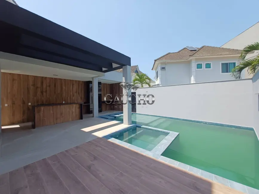 Casa com 4 quartos à venda, 450m2 em Recreio dos Bandeirantes, Rio De Janeiro - RJ - imagem 5 Foto 5 de Casa com 4 quartos à venda, 450m2 em Recreio dos Bandeirantes, Rio De Janeiro - RJ