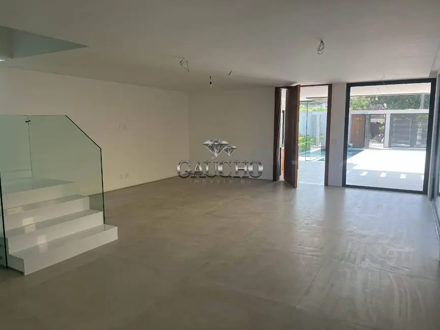 Casa com 4 quartos à venda, 319m2 em Barra da Tijuca, Rio De Janeiro - RJ - imagem 6 Foto 6 de Casa com 4 quartos à venda, 319m2 em Barra da Tijuca, Rio De Janeiro - RJ