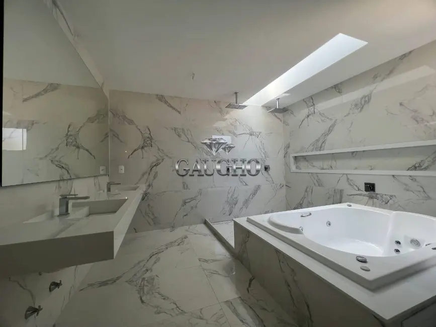 Casa com 4 quartos à venda, 319m2 em Barra da Tijuca, Rio De Janeiro - RJ - imagem 7 Foto 7 de Casa com 4 quartos à venda, 319m2 em Barra da Tijuca, Rio De Janeiro - RJ