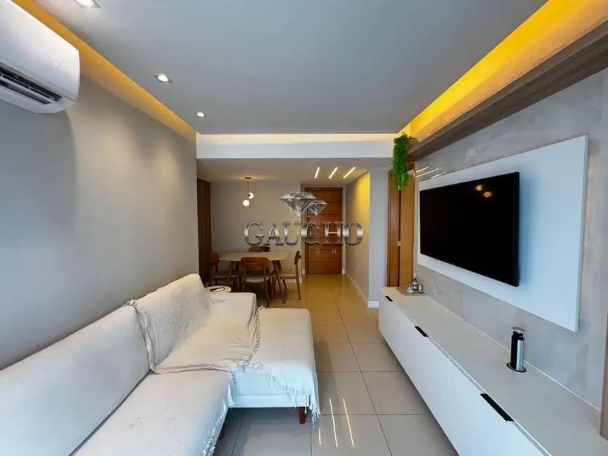 Foto 2 de Apartamento com 2 quartos à venda, 68m2 em Rio De Janeiro - RJ