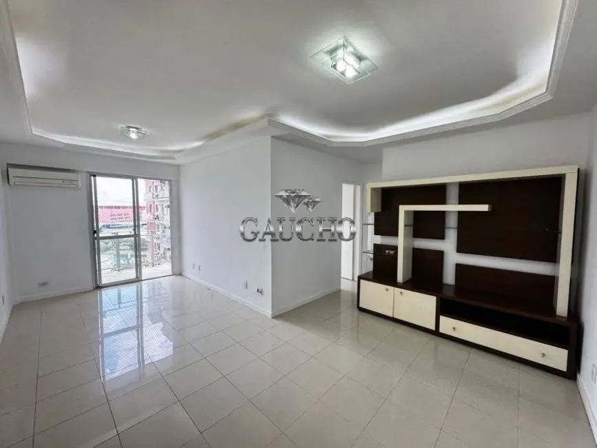 Foto 2 de Apartamento com 2 quartos à venda, 77m2 em Rio De Janeiro - RJ