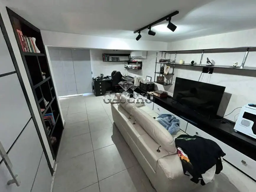 Casa com 5 quartos à venda, 720m2 em Barra da Tijuca, Rio De Janeiro - RJ - imagem 5 Foto 5 de Casa com 5 quartos à venda, 720m2 em Barra da Tijuca, Rio De Janeiro - RJ