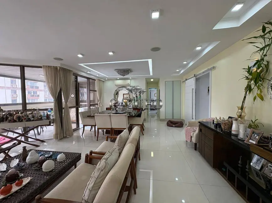 Apartamento com 4 quartos à venda, 177m2 em Barra da Tijuca, Rio De Janeiro - RJ - imagem 3 Foto 3 de Apartamento com 4 quartos à venda, 177m2 em Barra da Tijuca, Rio De Janeiro - RJ