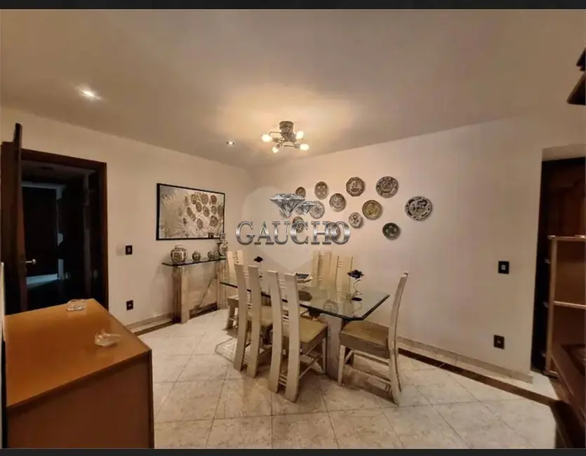 Apartamento com 3 quartos à venda, 133m2 em Vila Isabel, Rio De Janeiro - RJ - imagem 8 Foto 8 de Apartamento com 3 quartos à venda, 133m2 em Vila Isabel, Rio De Janeiro - RJ