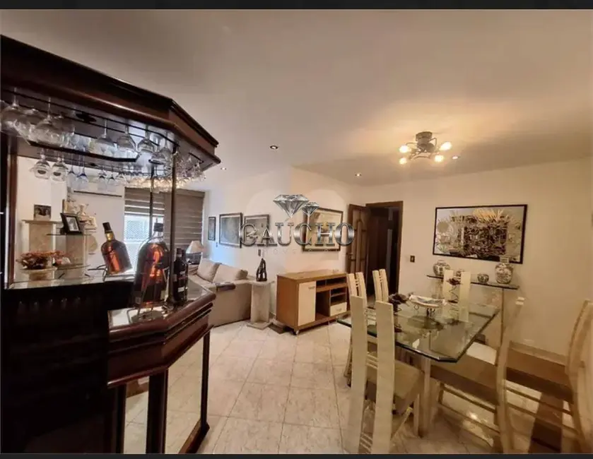 Apartamento com 3 quartos à venda, 133m2 em Vila Isabel, Rio De Janeiro - RJ - imagem 7 Foto 7 de Apartamento com 3 quartos à venda, 133m2 em Vila Isabel, Rio De Janeiro - RJ