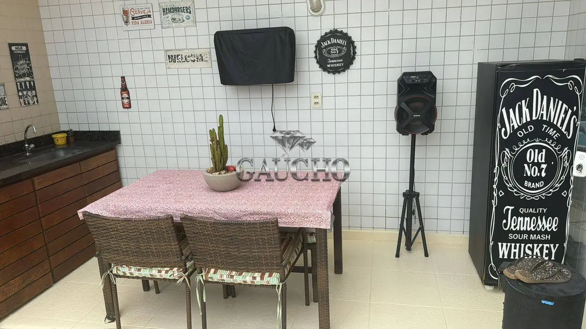 Cobertura com 3 quartos à venda, 143m2 em Rio De Janeiro - RJ - imagem 5 Foto 5 de Cobertura com 3 quartos à venda, 143m2 em Rio De Janeiro - RJ