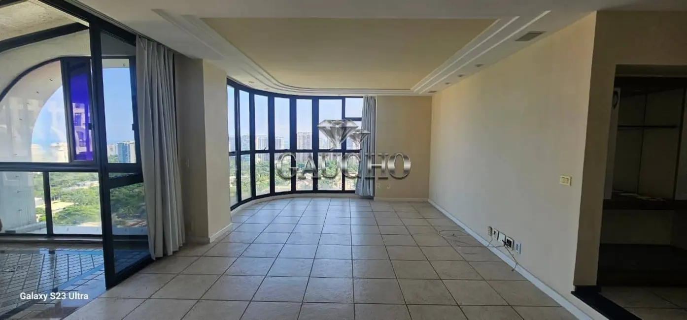 Apartamento com 3 quartos para alugar, 200m2 em Barra da Tijuca, Rio De Janeiro - RJ - imagem 6 Foto 6 de Apartamento com 3 quartos para alugar, 200m2 em Barra da Tijuca, Rio De Janeiro - RJ