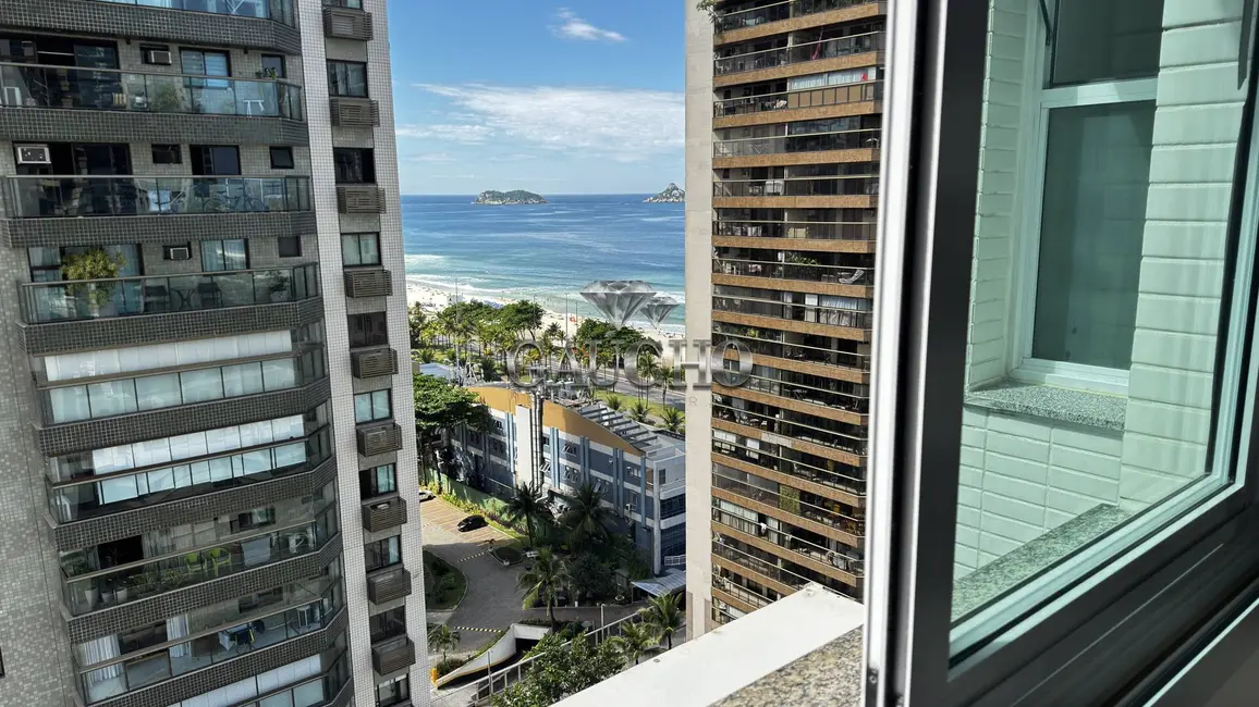 Foto 4 de Apartamento com 2 quartos à venda, 72m2 em Barra da Tijuca, Rio De Janeiro - RJ