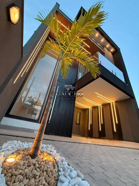 Foto 3 de Casa com 3 quartos à venda, 192m2 em Jacarepaguá, Rio De Janeiro - RJ