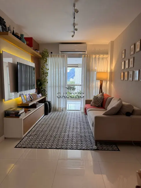 Apartamento com 2 quartos à venda, 78m2 em Rio De Janeiro - RJ - imagem 2 Foto 2 de Apartamento com 2 quartos à venda, 78m2 em Rio De Janeiro - RJ