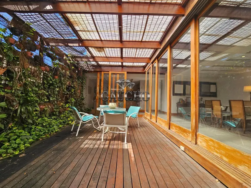 Foto 1 de Casa com 3 quartos à venda, 670m2 em Humaitá, Rio De Janeiro - RJ