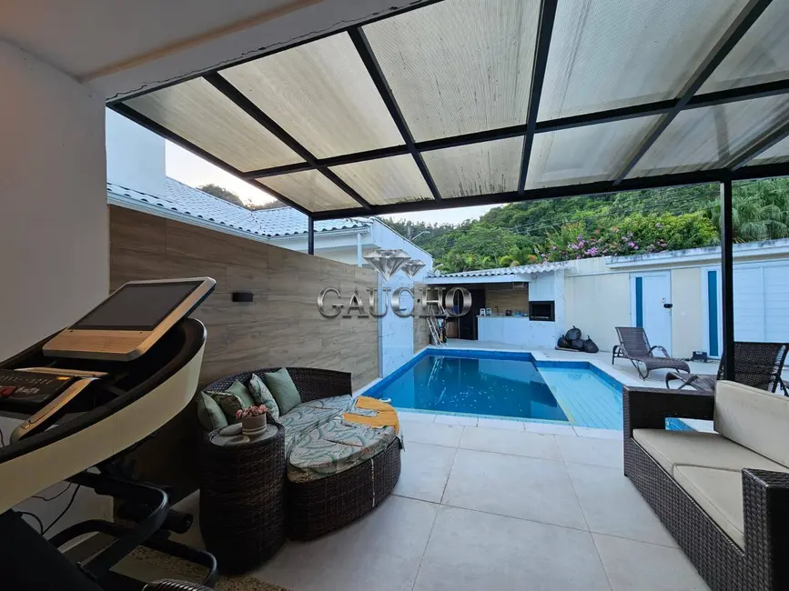 Foto 1 de Casa com 3 quartos à venda, 150m2 em Jacarepaguá, Rio De Janeiro - RJ