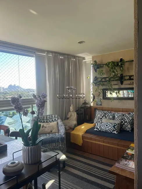 Apartamento com 4 quartos à venda, 106m2 em Barra da Tijuca, Rio De Janeiro - RJ - imagem 1 Foto 1 de Apartamento com 4 quartos à venda, 106m2 em Barra da Tijuca, Rio De Janeiro - RJ